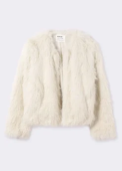 Abrigo Corto Efecto Pelo