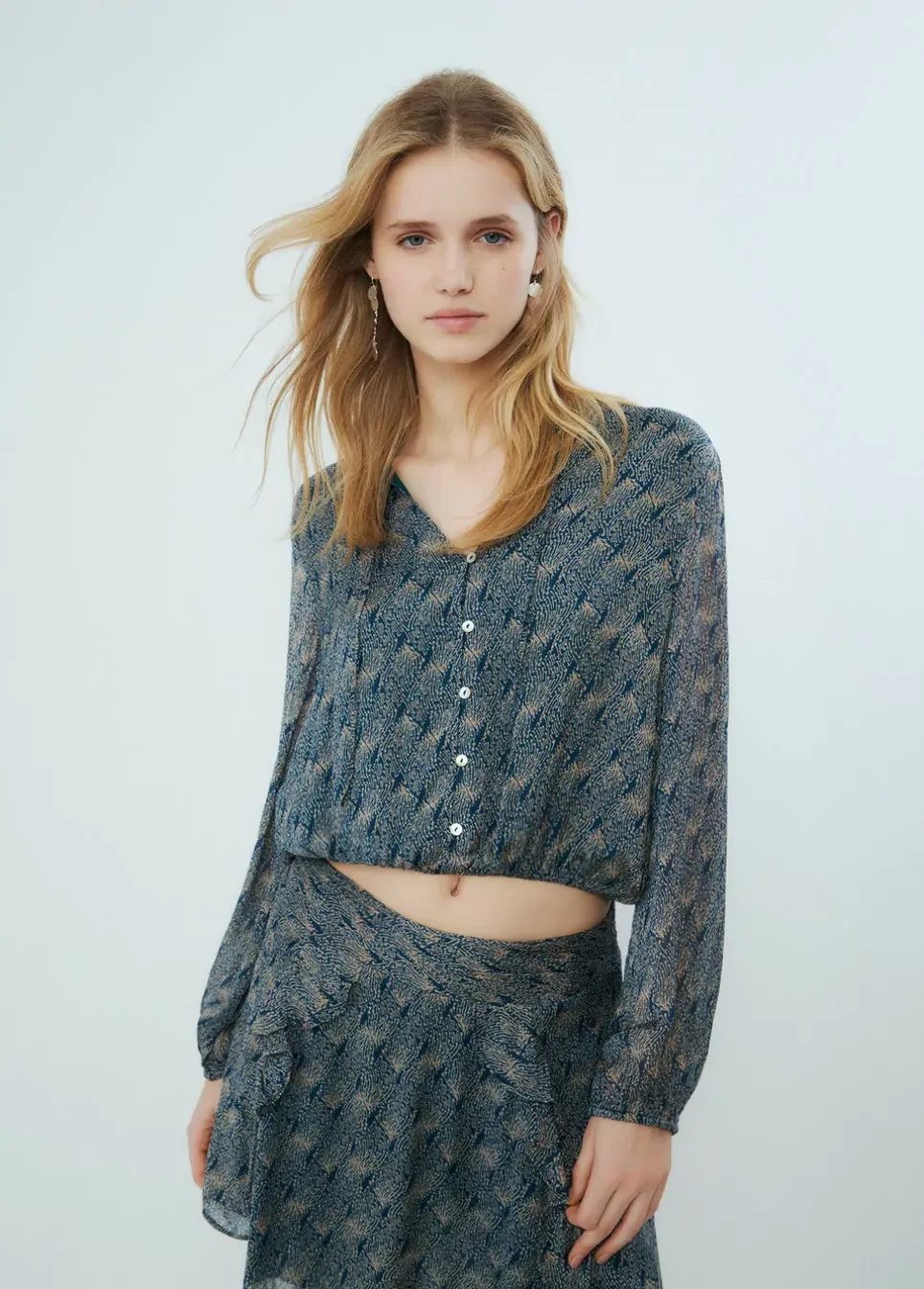 Blusa Corta Botones Estampado