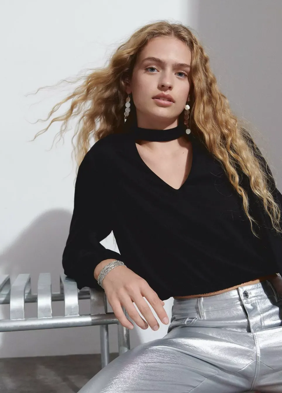 Blusa Lisa Con Chocker